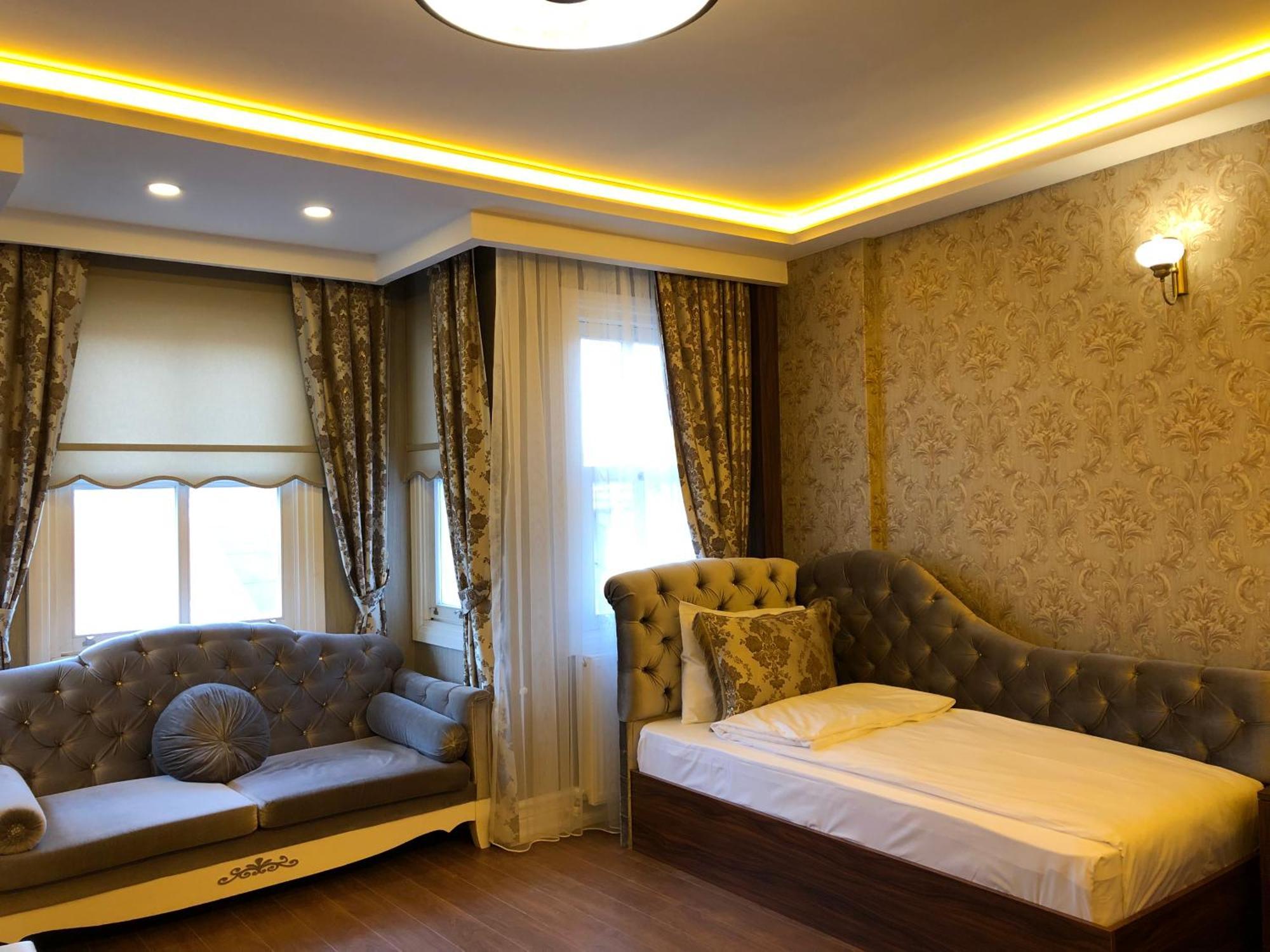 Rose Mansion By Otantik Suites — Photos 1